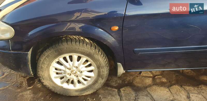 Минивэн Chrysler Voyager 2006 в Жовкве