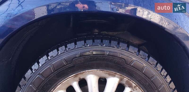 Минивэн Chrysler Voyager 2006 в Жовкве