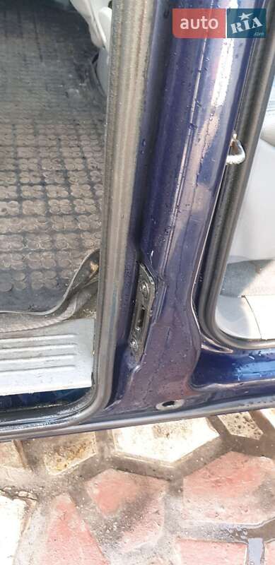 Минивэн Chrysler Voyager 2006 в Жовкве