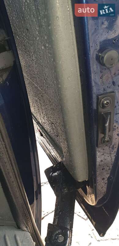 Минивэн Chrysler Voyager 2006 в Жовкве