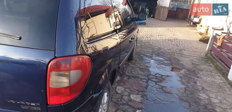 Минивэн Chrysler Voyager 2006 в Жовкве