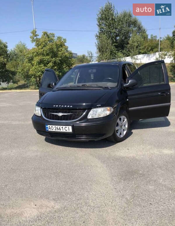 Минивэн Chrysler Voyager 2003 в Ужгороде