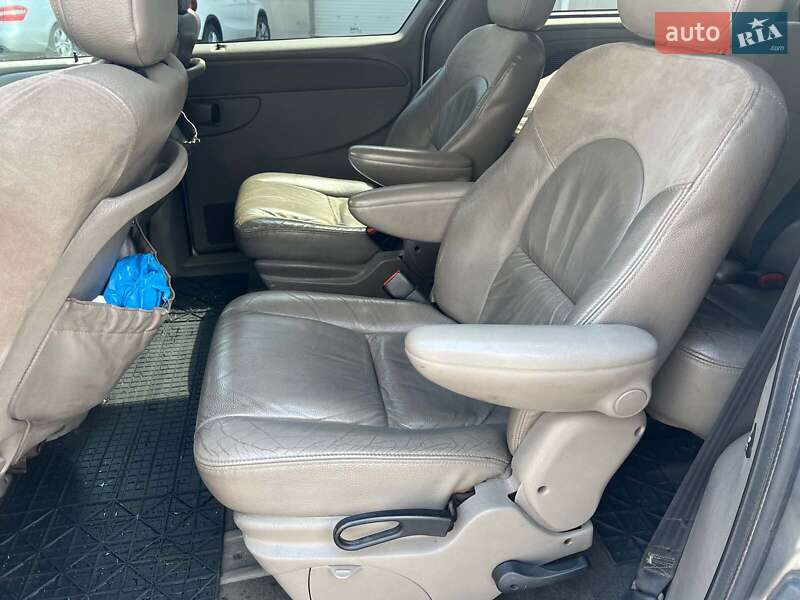 Минивэн Chrysler Voyager 2001 в Одессе