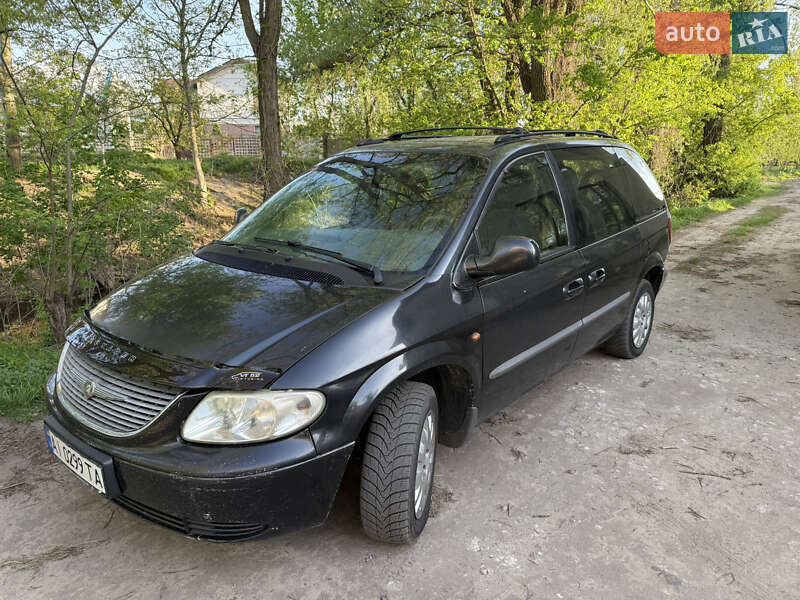 Минивэн Chrysler Voyager 2002 в 