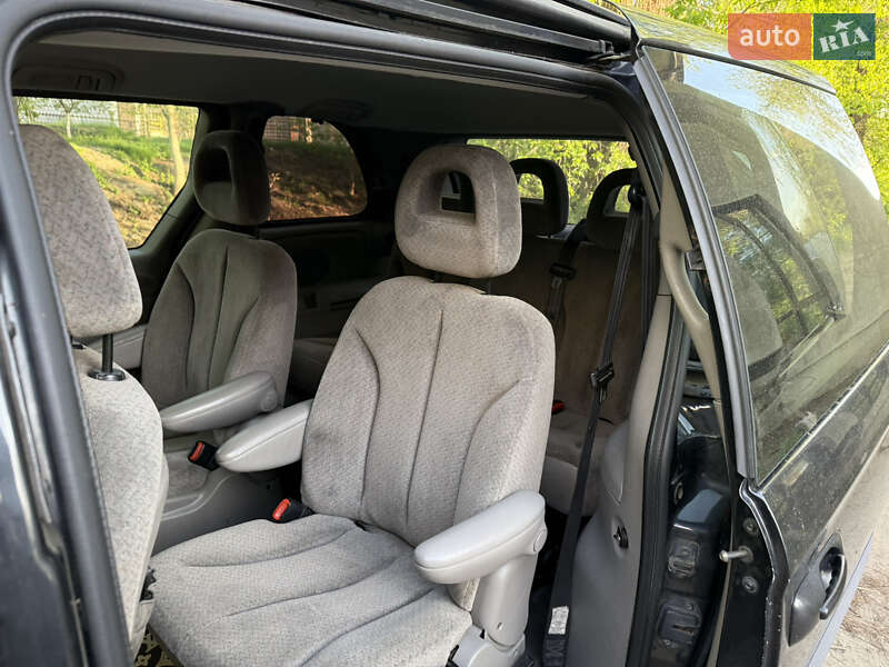 Мінівен Chrysler Voyager 2002 в Києві