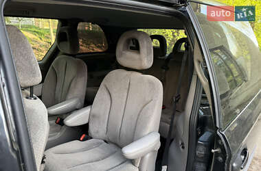 Минивэн Chrysler Voyager 2002 в 