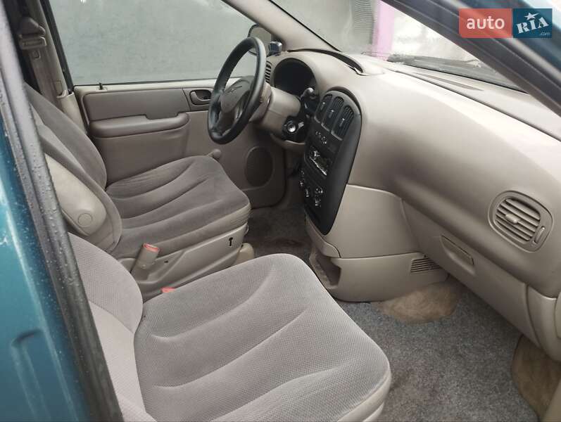 Минивэн Chrysler Voyager 2001 в Киеве