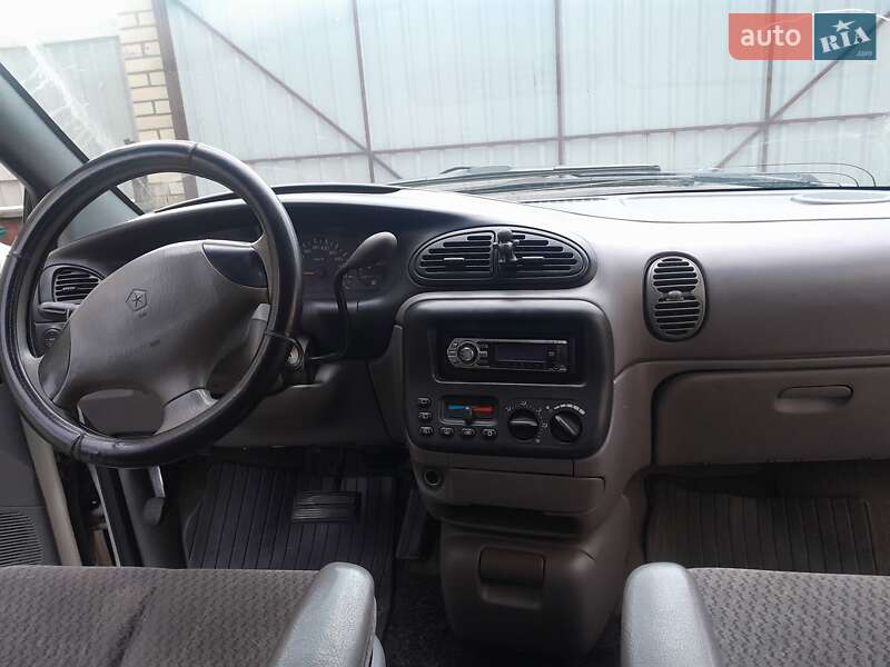 Минивэн Chrysler Voyager 2000 в Киеве