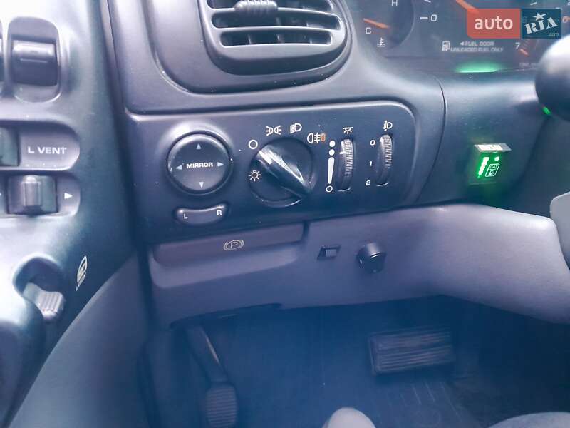 Минивэн Chrysler Voyager 2000 в Киеве
