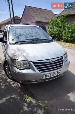 Минивэн Chrysler Voyager 2005 в 