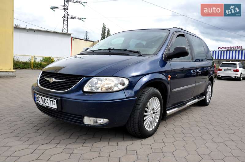 Минивэн Chrysler Voyager 2003 в 