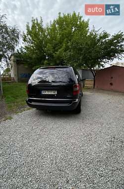 Минивэн Chrysler Voyager 2005 в 