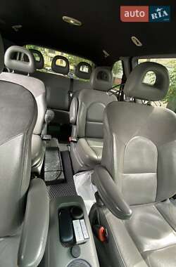 Минивэн Chrysler Voyager 2005 в 