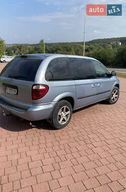 Минивэн Chrysler Voyager 2003 в 