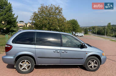 Минивэн Chrysler Voyager 2003 в 