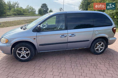Минивэн Chrysler Voyager 2003 в 