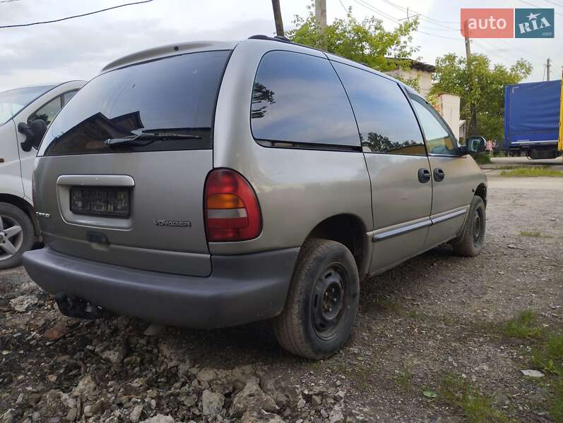 Мінівен Chrysler Voyager 1998 в Дрогобичі фото 4 Мінівен Chrysler Voyager 1998 в Дрогобичі