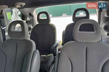 Минивэн Chrysler Voyager 2004 в 