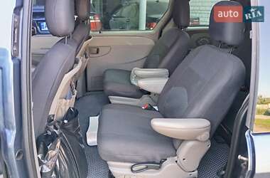 Минивэн Chrysler Voyager 2001 в 