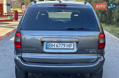 Минивэн Chrysler Voyager 2004 в 