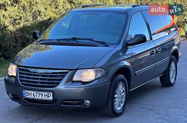 Минивэн Chrysler Voyager 2004 в 