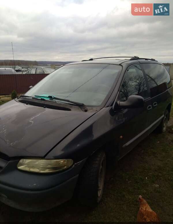 Минивэн Chrysler Voyager 1998 в 