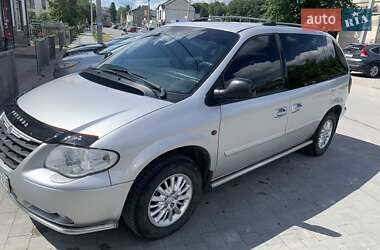 Минивэн Chrysler Voyager 2005 в 