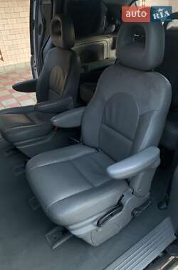 Минивэн Chrysler Voyager 2005 в 