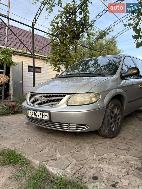 Минивэн Chrysler Voyager 2002 в Броварах