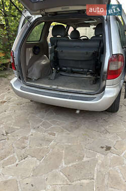Минивэн Chrysler Voyager 2002 в 
