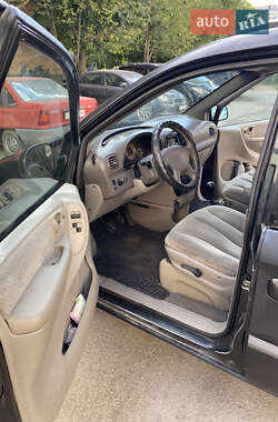 Минивэн Chrysler Voyager 2002 в 