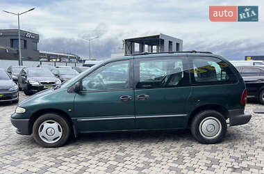 Минивэн Chrysler Voyager 1999 в 