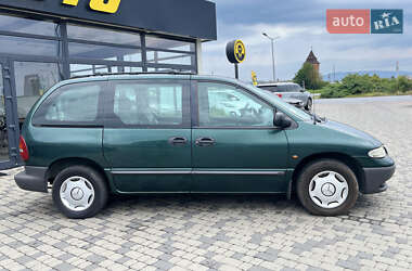 Минивэн Chrysler Voyager 1999 в 