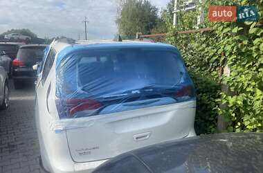 Минивэн Chrysler Voyager 2021 в 