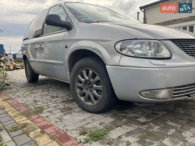 Минивэн Chrysler Voyager 2001 в Луцке