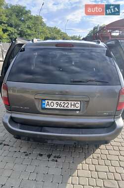 Минивэн Chrysler Voyager 2005 в 