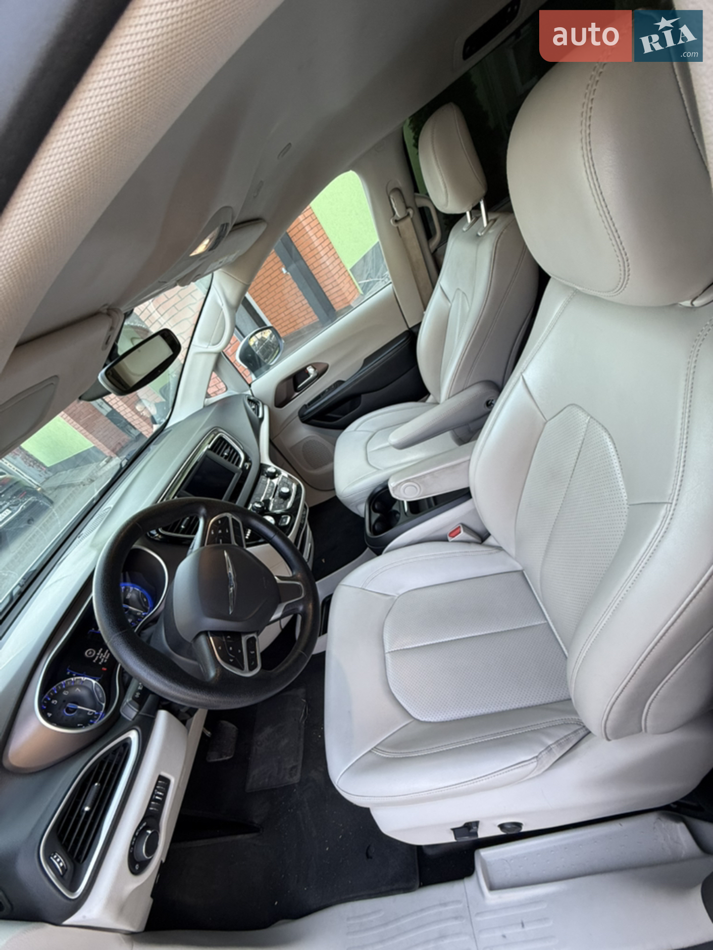 2020 Chrysler Voyager - мініатюра 5
