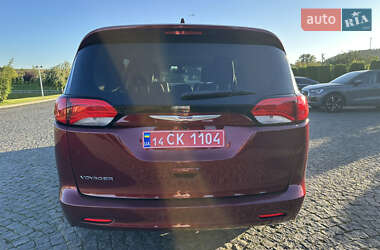 Минивэн Chrysler Voyager 2020 в 