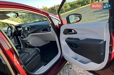 Минивэн Chrysler Voyager 2020 в 