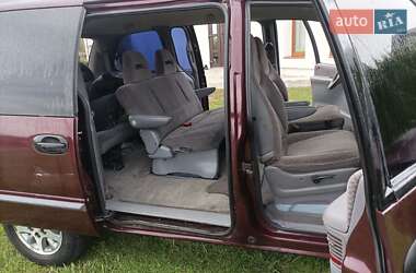 Минивэн Chrysler Voyager 1998 в 
