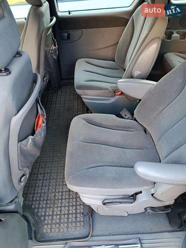 Мінівен Chrysler Voyager 2005 в Києві