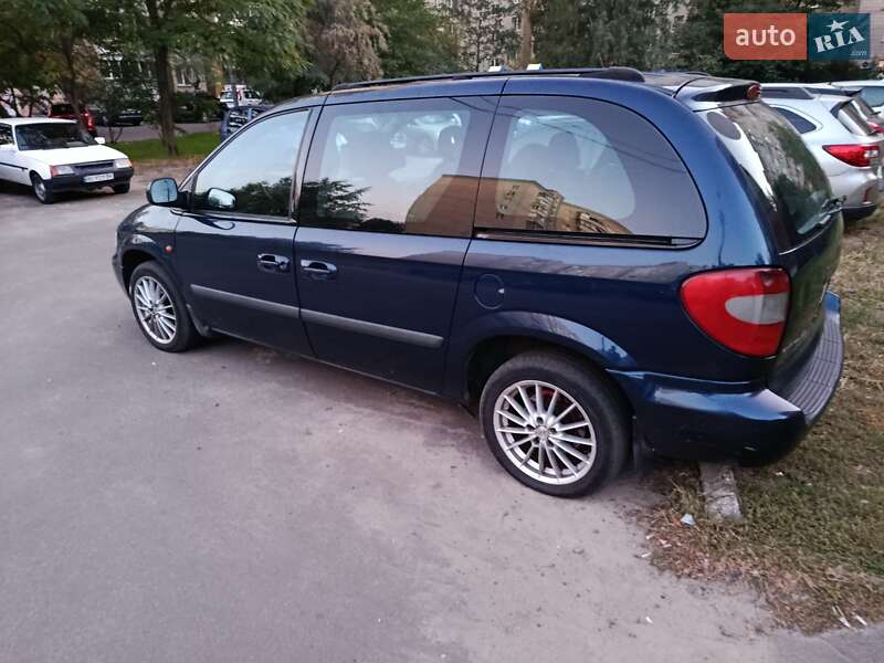 Мінівен Chrysler Voyager 2005 в Києві