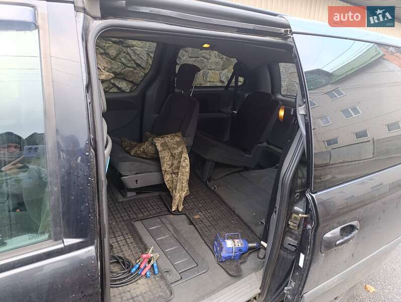 Минивэн Chrysler Voyager 2005 в Киеве