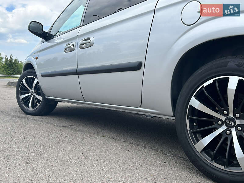 Минивэн Chrysler Voyager 2004 в Ужгороде фото 7 Минивэн Chrysler Voyager 2004 в Ужгороде