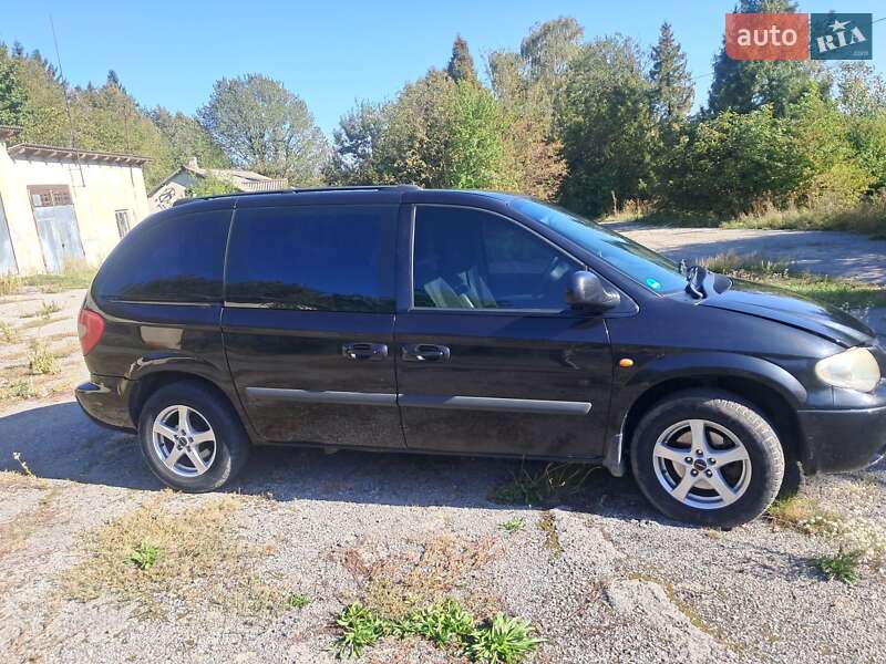 Минивэн Chrysler Voyager 2005 в Монастыриске