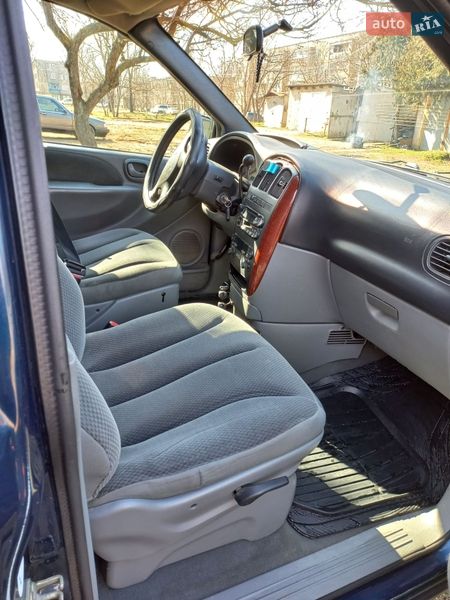 Минивэн Chrysler Voyager 2006 в Болграде