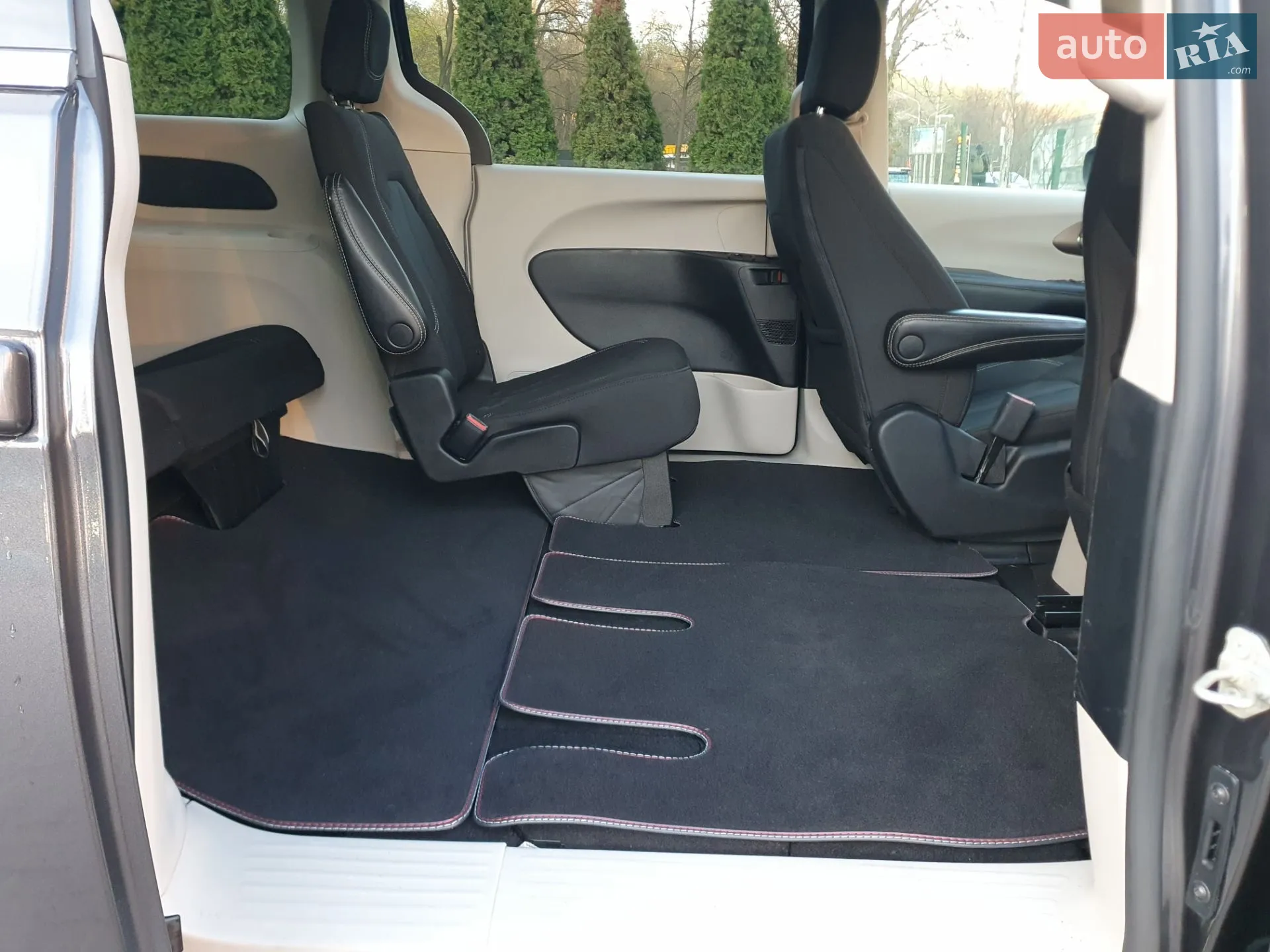 2022 Chrysler Voyager - мініатюра 37