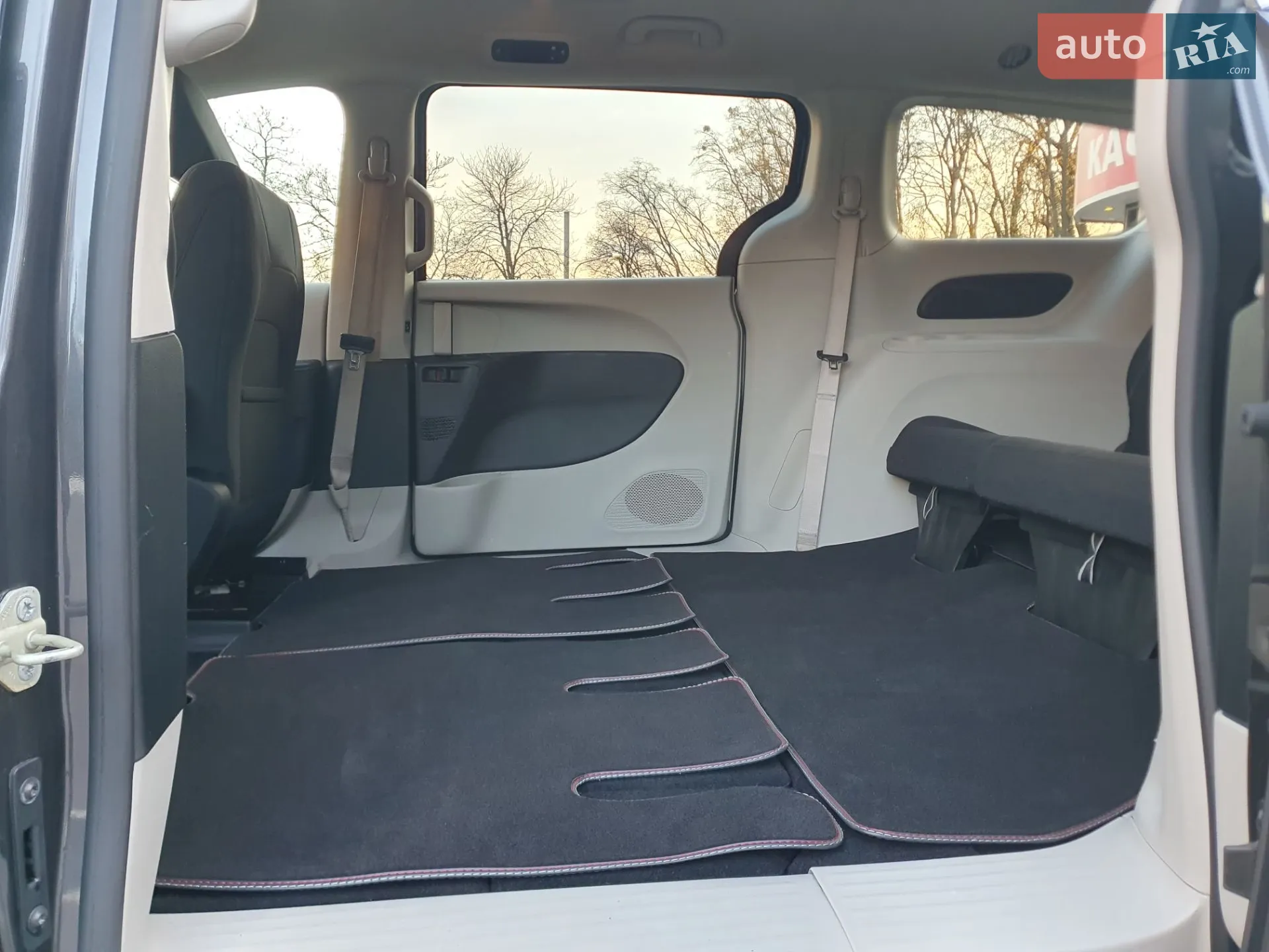 2022 Chrysler Voyager - мініатюра 39