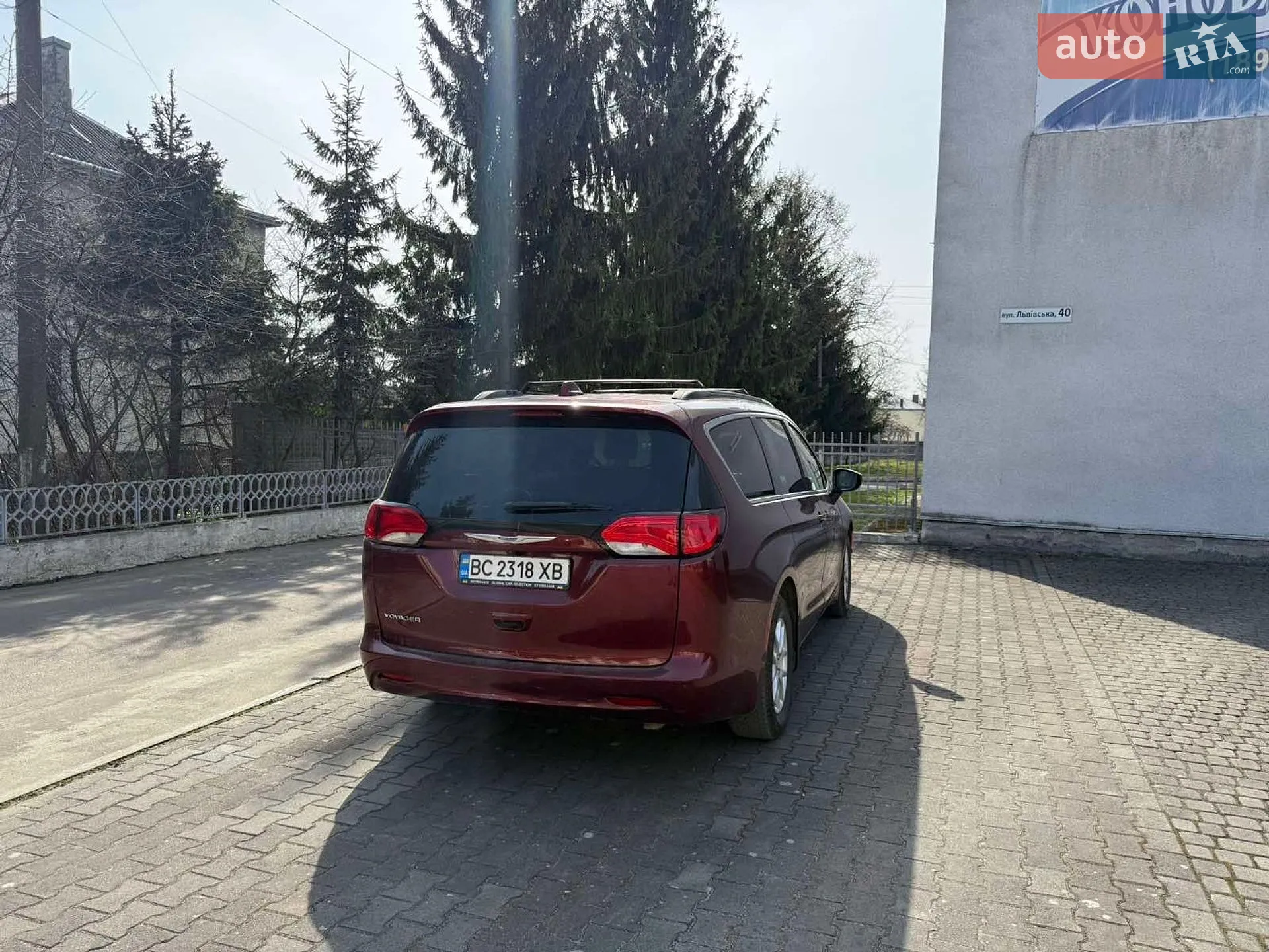 2020 Chrysler Voyager - мініатюра 3