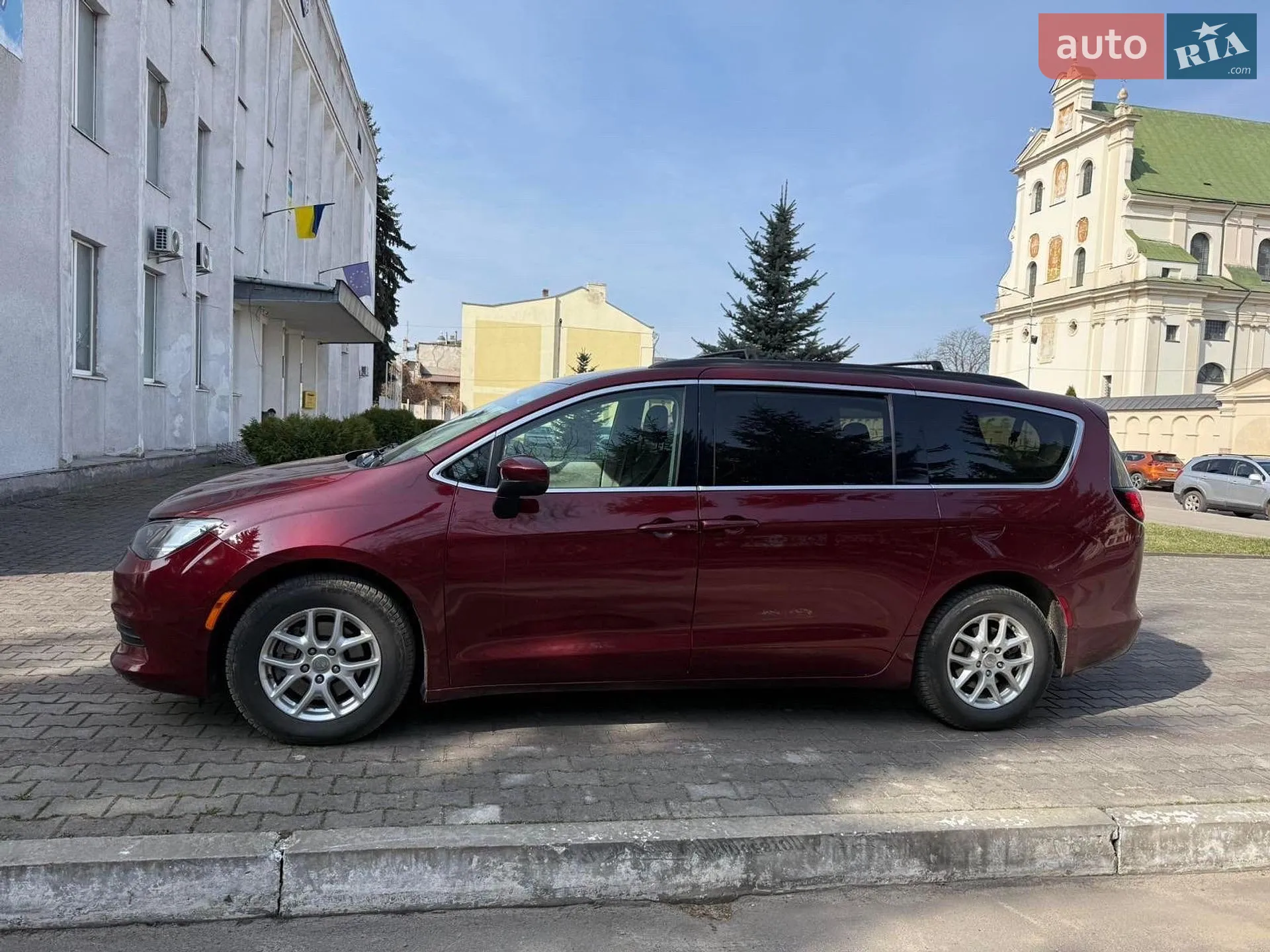 2020 Chrysler Voyager - мініатюра 2